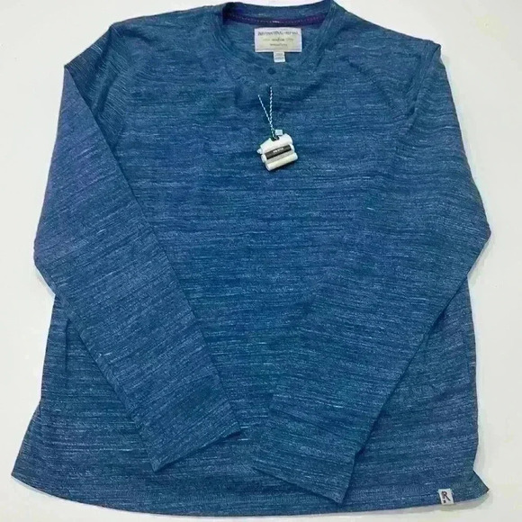 Medium International Report long sleeve blue tee. Item # 6L - Picture 1 of 7